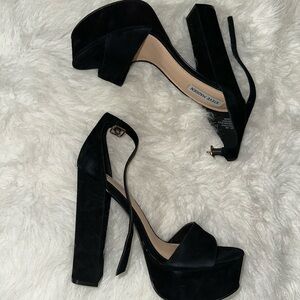 STEVE MADDEN Gonzo Black Platform Heels -  SIZE 10